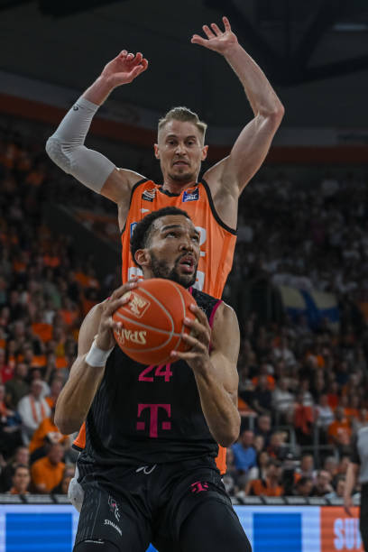 相对保守 相对保守