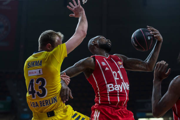 官方：曼城签下门将多纳鲁马 总价最高3500万欧元